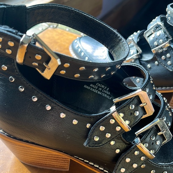 Hey girly corky’s  “cackle” silver buckle heels size 9 - Picture 3 of 4